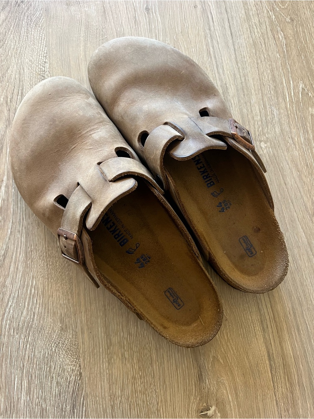 Birkenstock Men's Tan Leather Clog with Adjustable Buckle